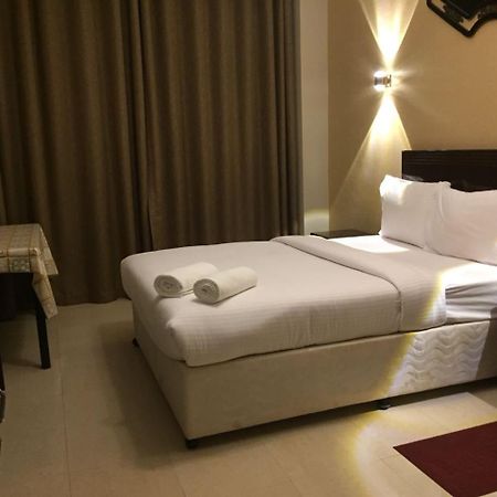 Taj Naif Hotel Dubaj Zewnętrze zdjęcie